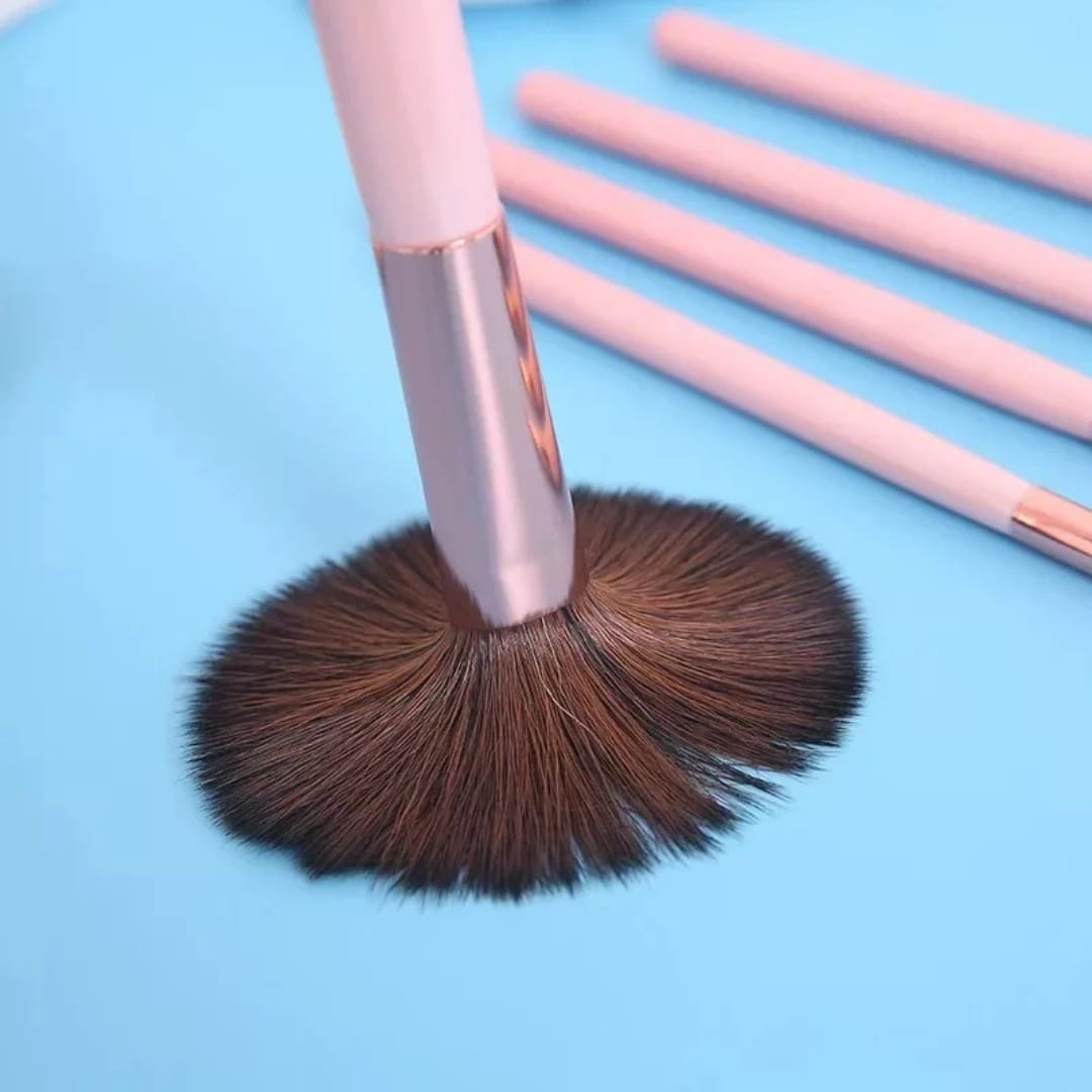 Keli 5PCS Makeup Brush Set with Puff & Brow Comb